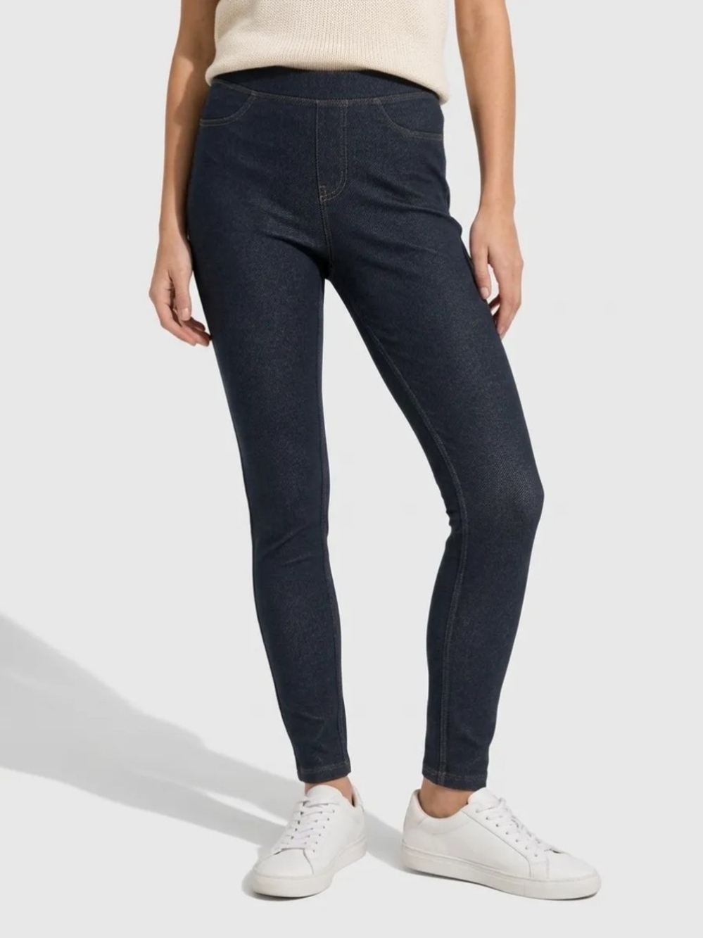 Woman High-Rise Skinny Leggings